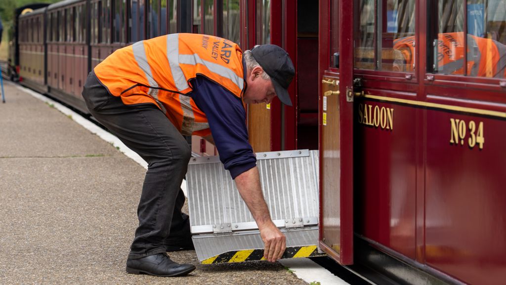 Train Coach Guide Our Locomotive Coaches & Carriages | Bure Valley Railway