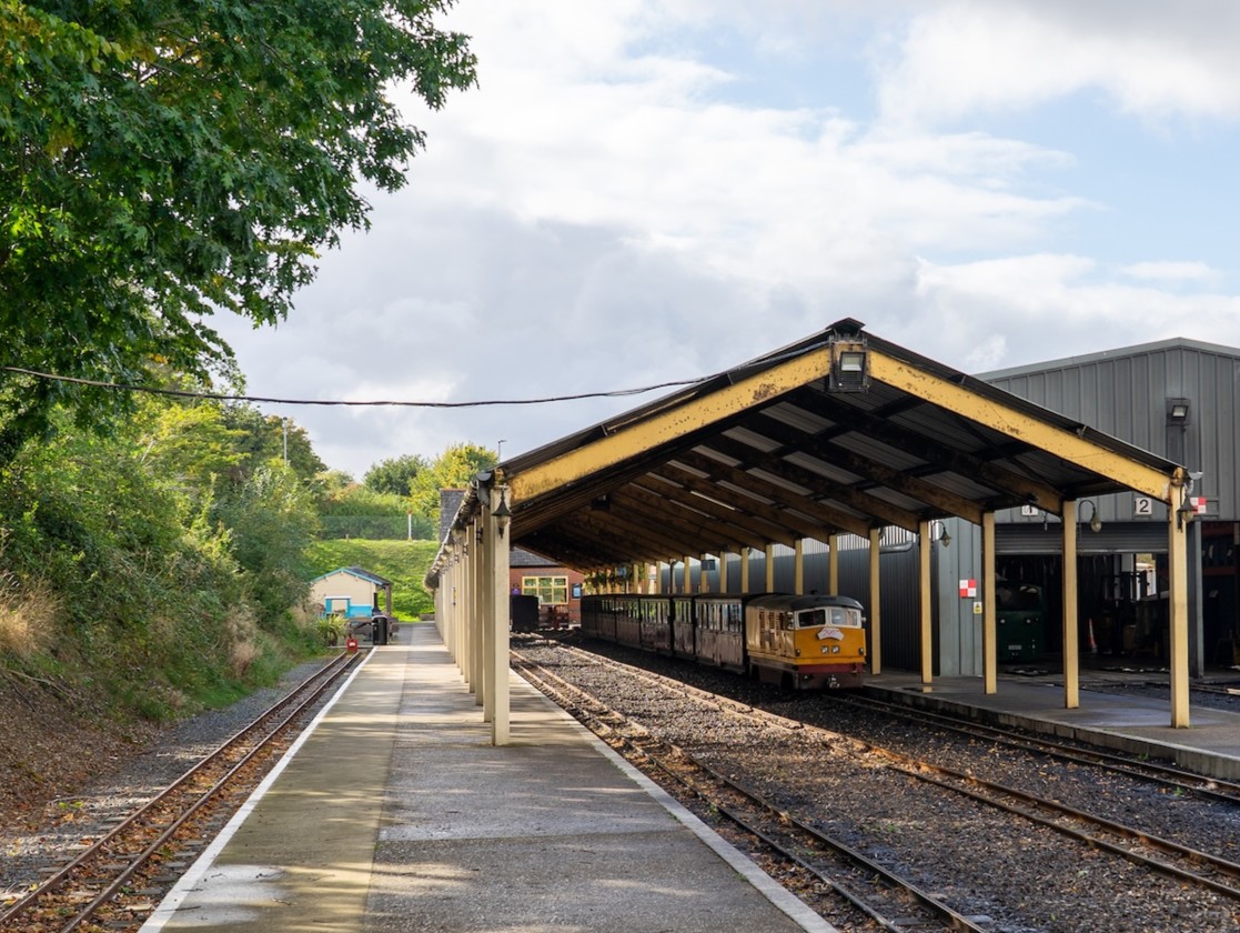 2Nd Air Division U.S.A.A.F On The Platform At Alysham Station